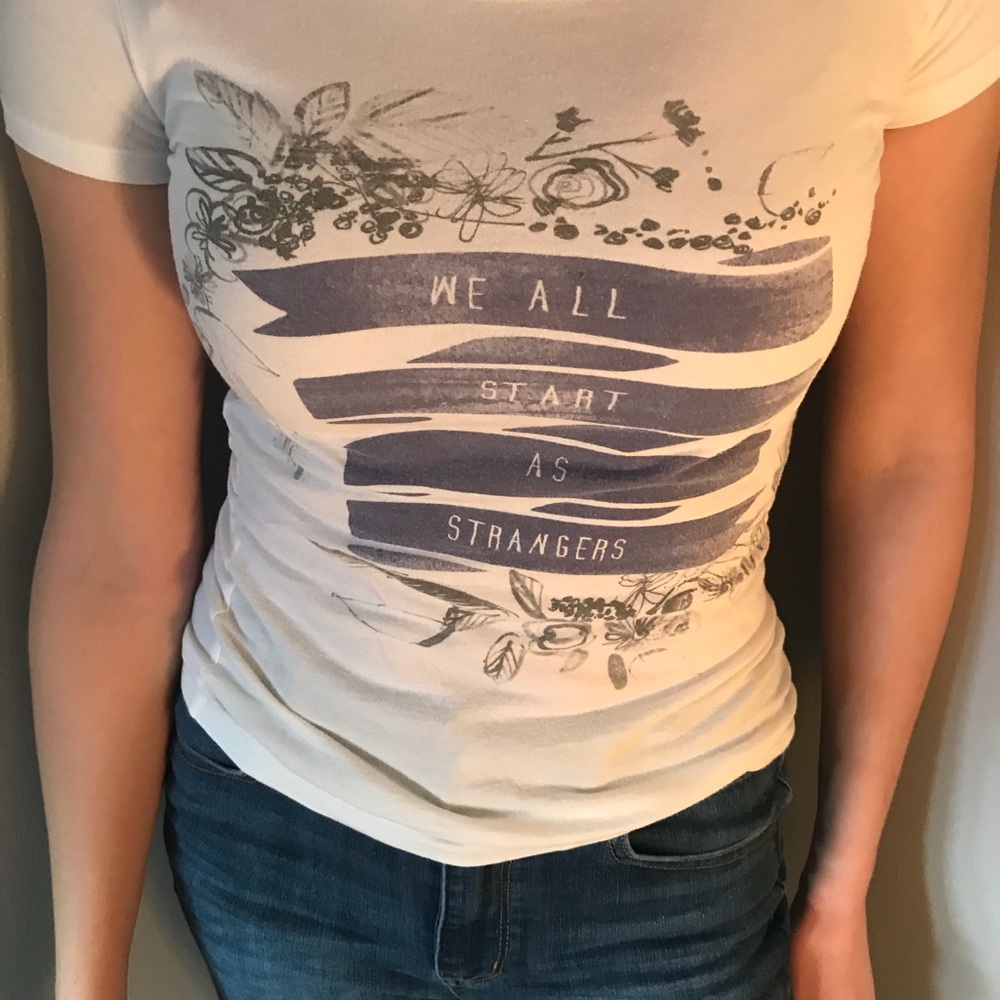 Cute tee - Picture 2 of 2